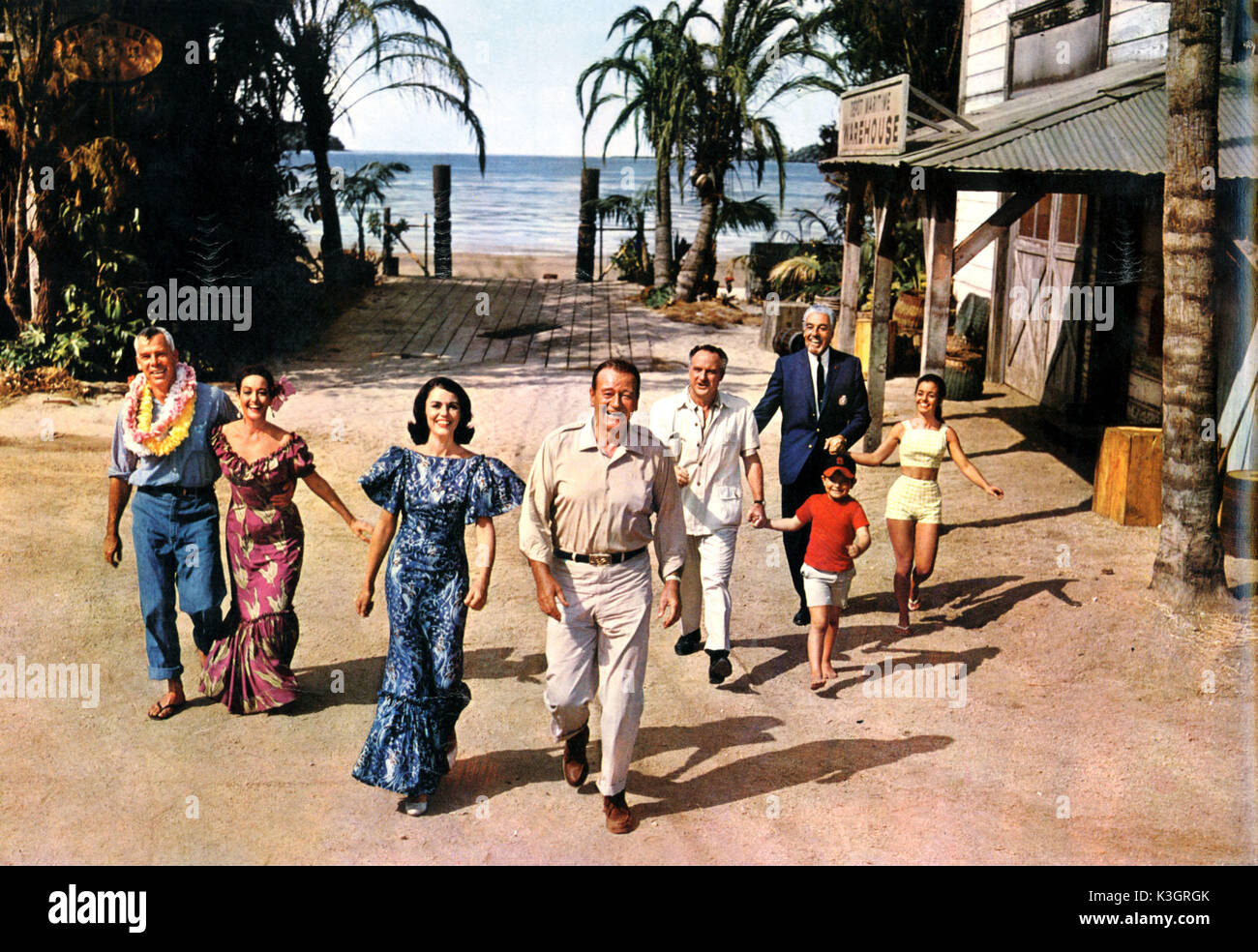 DONOVAN'S REEF NOUS [1963] De gauche - adultes - LEE MARVIN, Dorothy Lamour, ELIZABETH ALLEN, John Wayne, Jack Warden, CESAR ROMERO DONOVAN'S REEF Banque D'Images