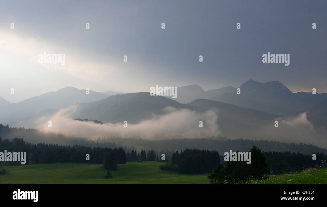 La Bavière, Estergebirge, brume dans l'air chaud-collante après l'orage d'été, Krottenkopf, Banque D'Images