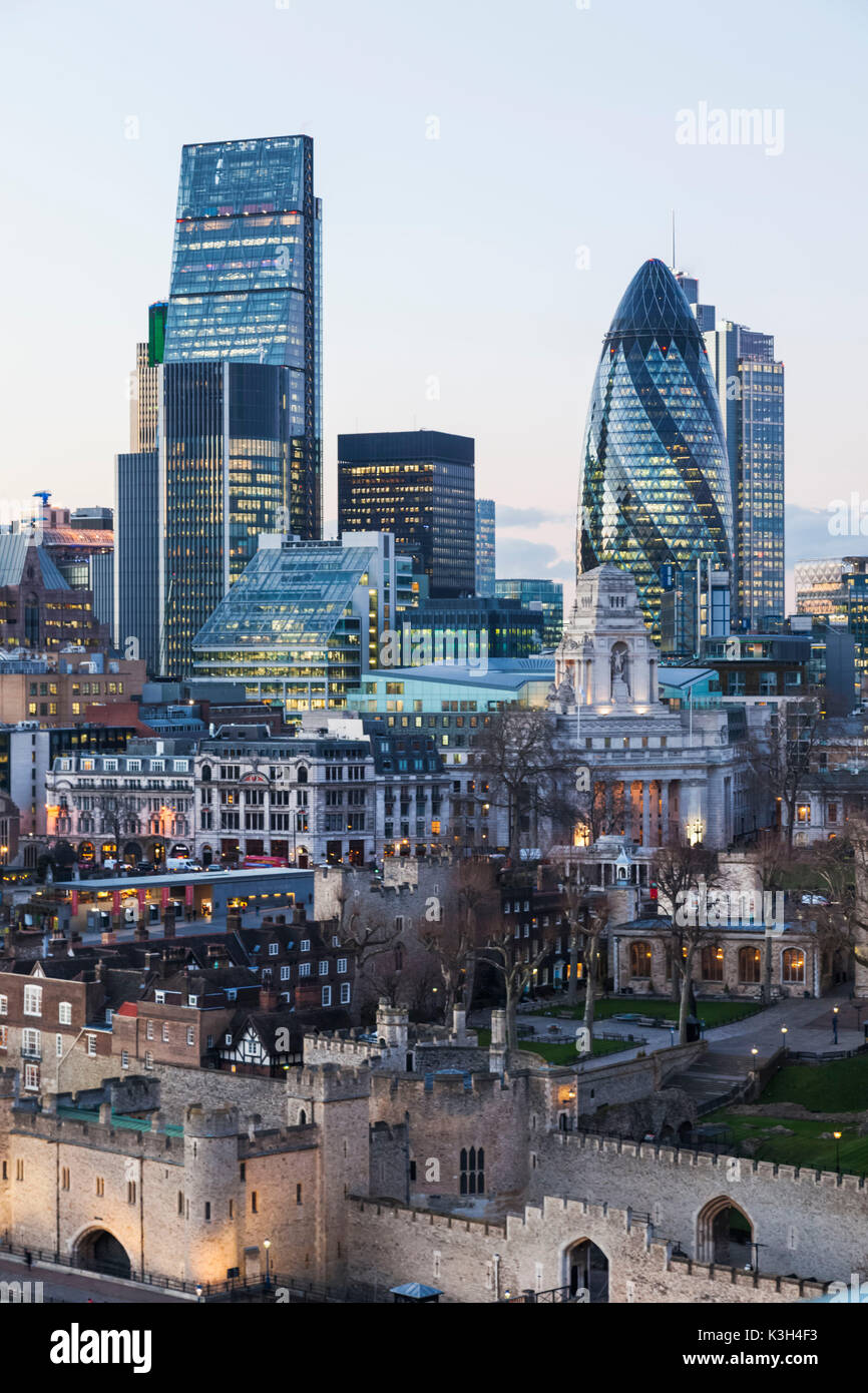 L'Angleterre, Londres, vue sur la ville de Tower Bridge Banque D'Images