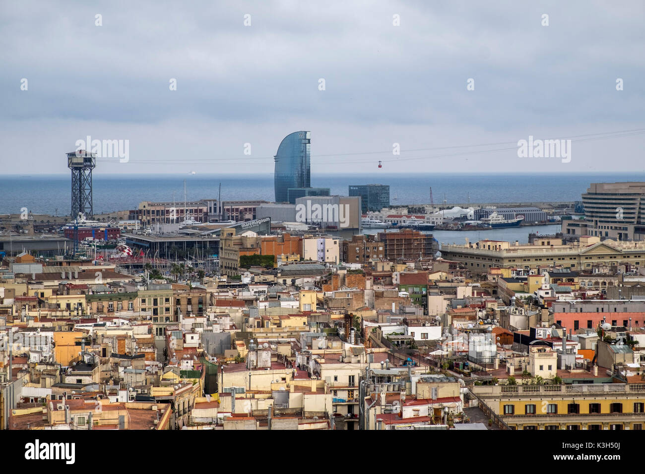 Vue panoramique de Barcelone depuis la tour de l'église Santa Maria del Pi, Catalogne, Espagne Banque D'Images