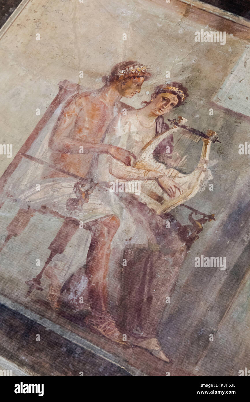 L'Angleterre, Londres, British Museum, l'Empire romain Prix, fresque romaine d'une femme jouant de la Lyre de Pompéi en date du 50-79 AD Banque D'Images