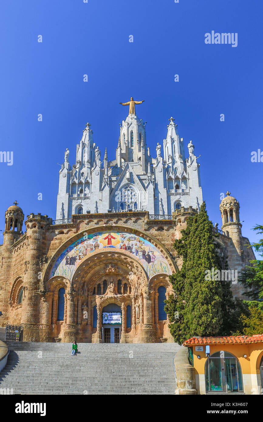 L'Espagne, la Catalogne, la ville de Barcelone, Tibidabo, pointe de l'église Sacré Coeur Banque D'Images