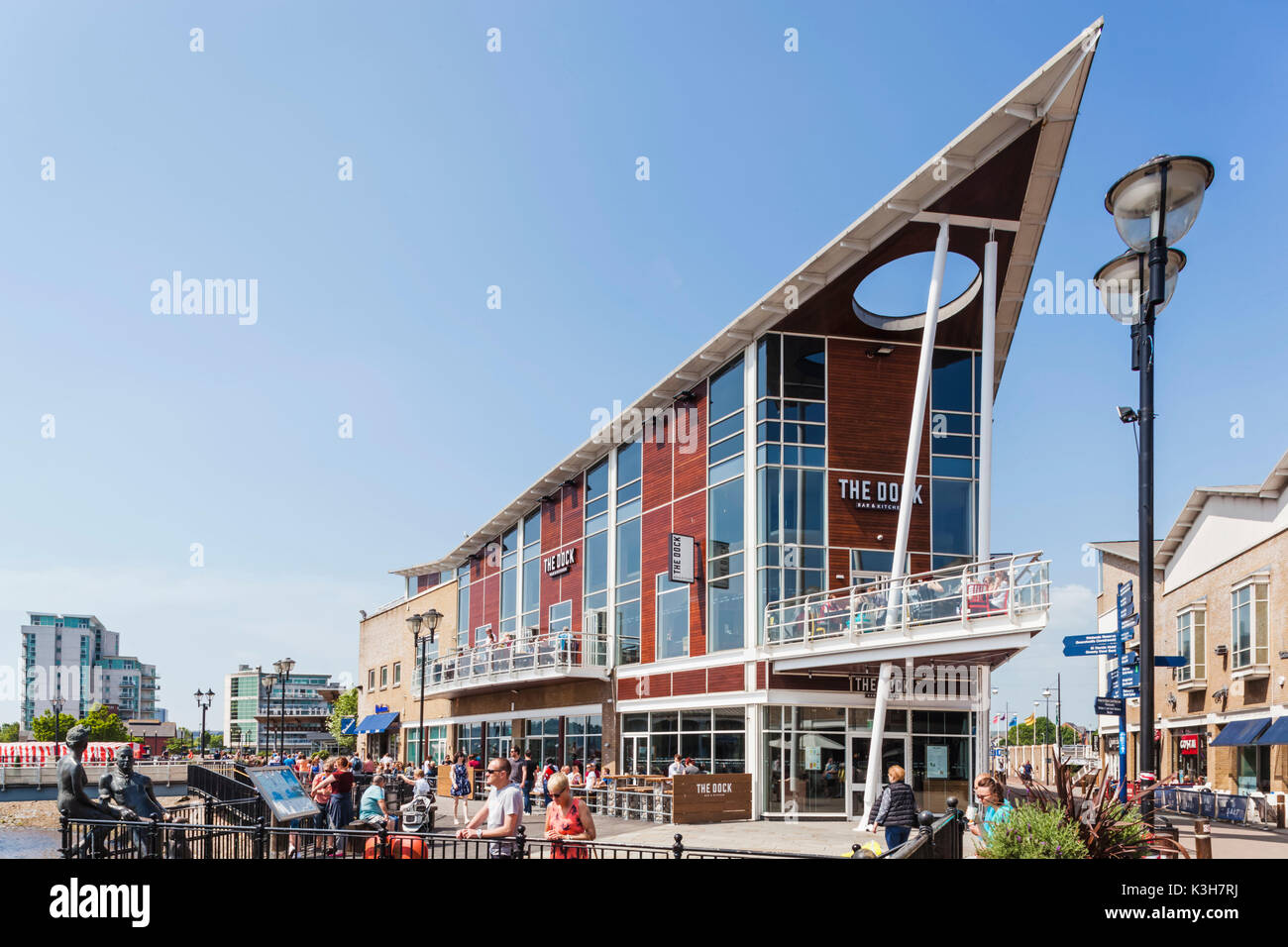 Pays de Galles, Cardiff, Cardiff Bay, les restaurants au bord de l'eau, de Mermaid Quay Banque D'Images