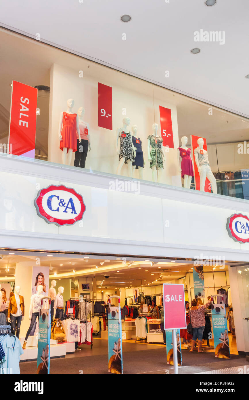 C a department store Banque de photographies et d images a haute resolution Alamy