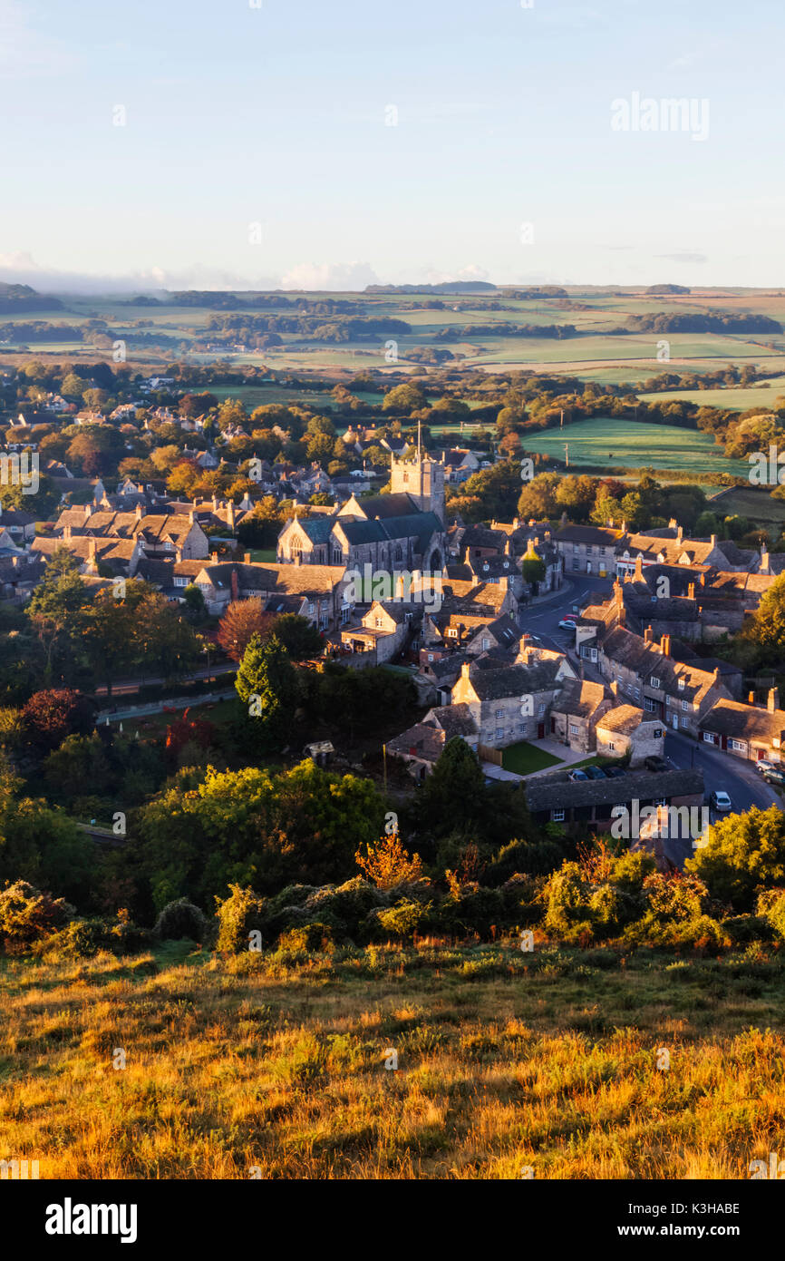 L'Angleterre, dans le Dorset, Corfe Castle, Corfe Castle Village Banque D'Images