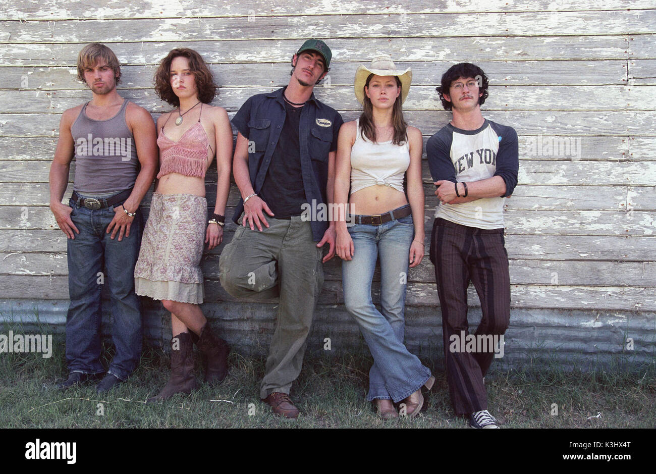 Le Texas Chainsaw Massacre MIKE VOGEL, ERICA LEERHSEN, ERIC BALFOUR, Jessica Biel, JONATHAN TUCKER Date : 2003 Banque D'Images