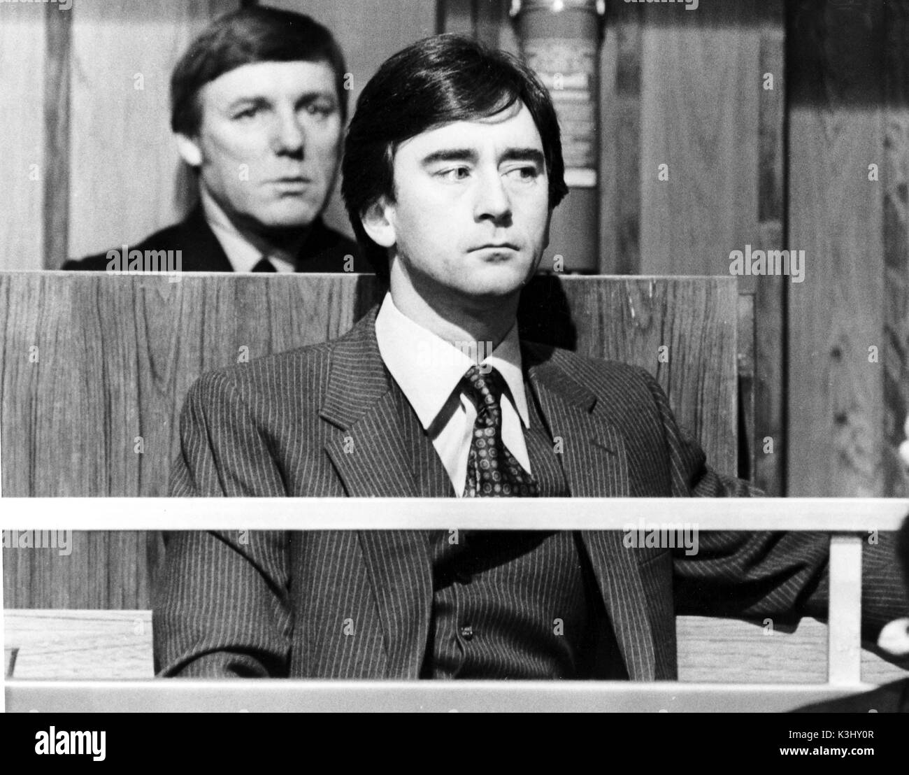 Le TRIBUNAL DE LA COURONNE [BR PLAT 1972 - 1984] DENIS LAWSON 'Parler à l'ennemi", 25 mars, 1982 Banque D'Images