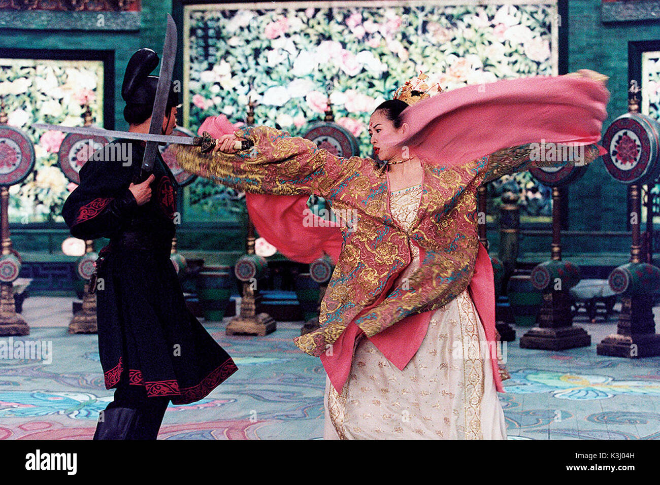 Réalisé par : Zhang Yimou HOUSE OF FLYING DAGGERS Zhang Ziyi Date : 2004 Banque D'Images