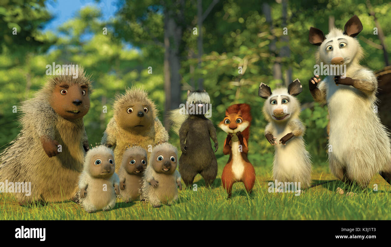 (De gauche à droite) Lou, la Harde de triplets, Penny, Stella, Hammy, Heather et Ozzie sont une famille d'animaux forestiers de DreamWorks Animation Comédie ?s par-dessus la haie. Par-dessus la haie (de gauche à droite) Lou, la Harde de triplets, Penny, Stella, Hammy, Heather et Ozzie sont une famille d'animaux forestiers Banque D'Images