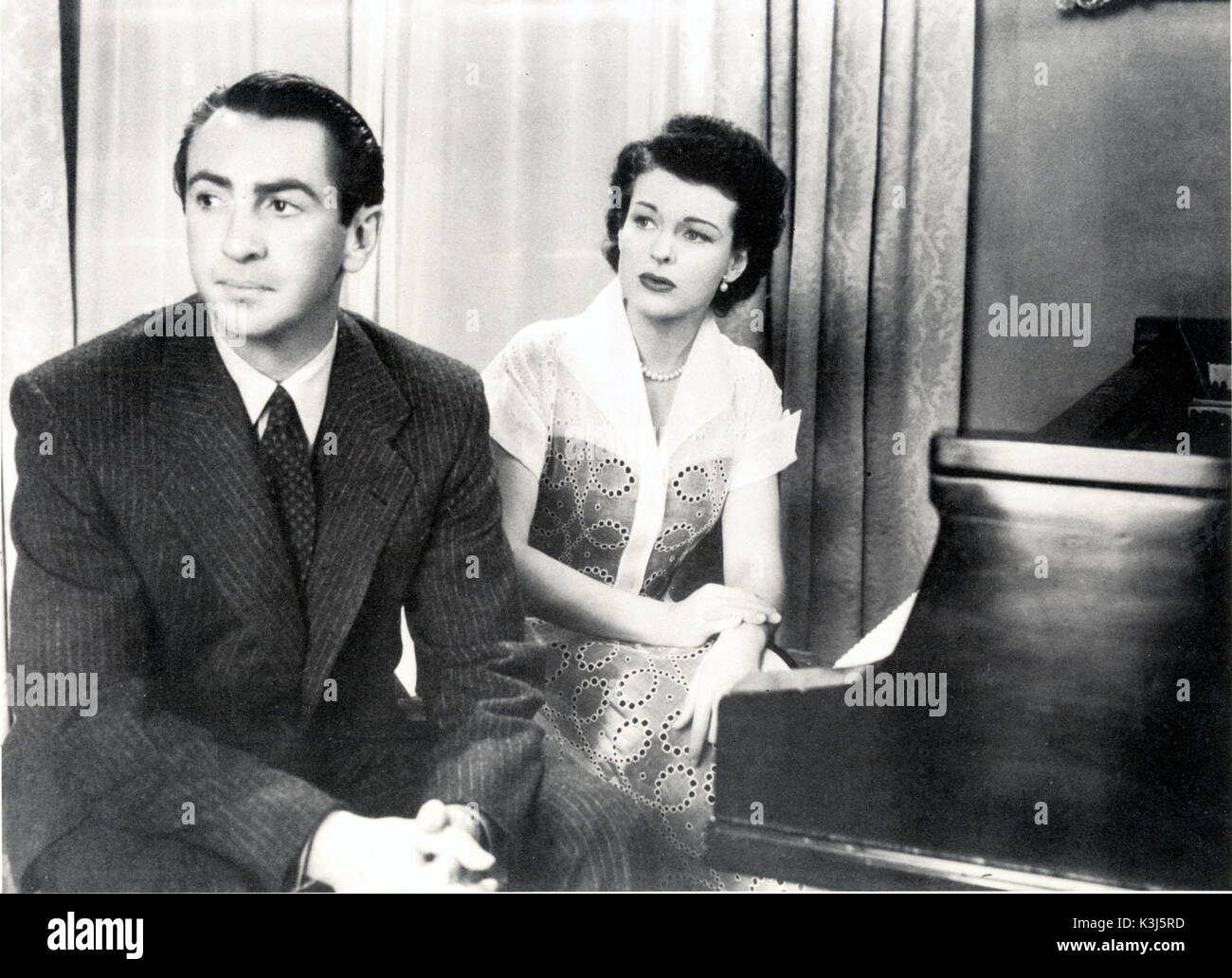 GATSBY LE MAGNIFIQUE MACDONALD CAREY comme Nick Carraway, RUTH HUSSEY comme Jordan Baker Date : 1949 Banque D'Images