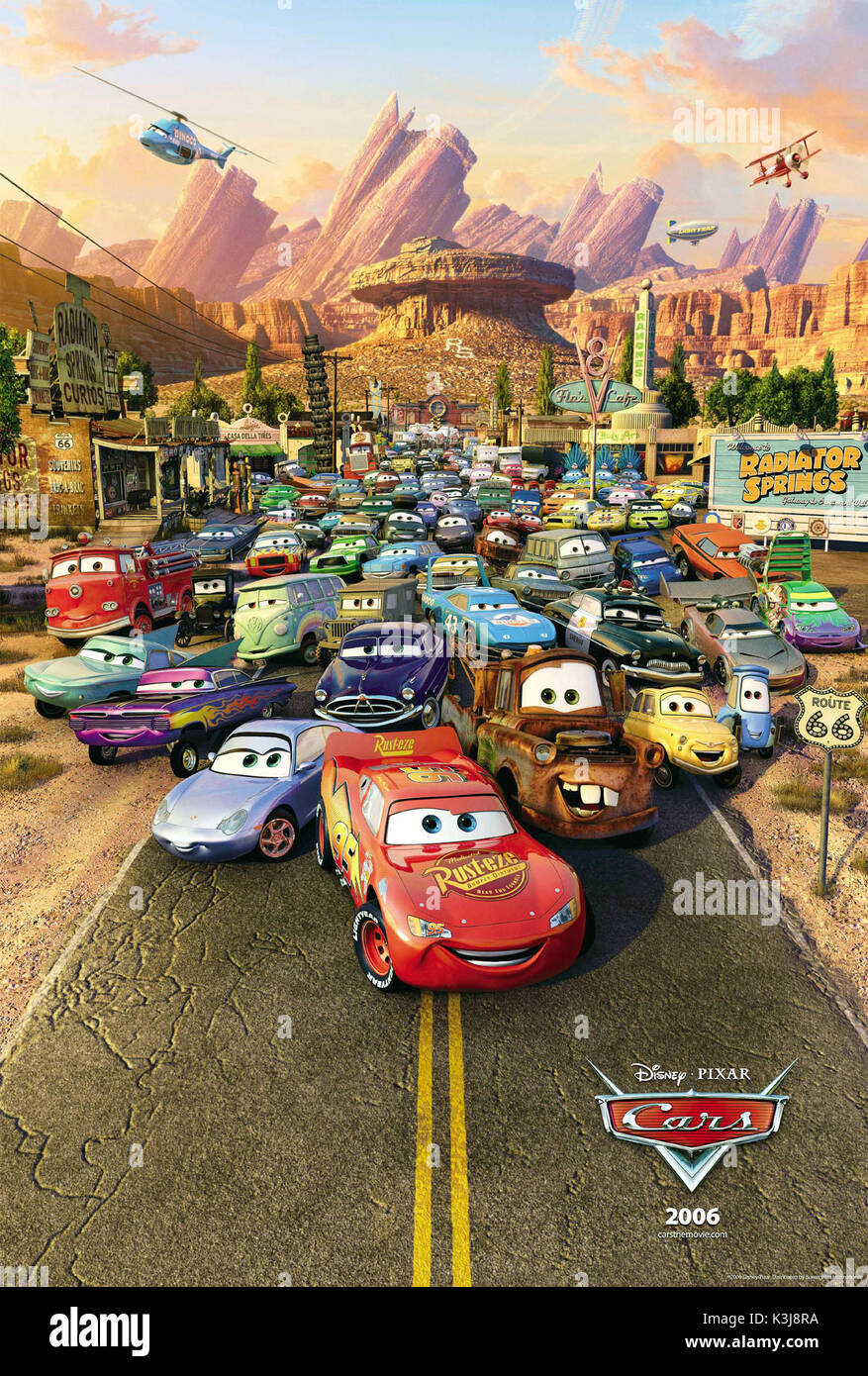 Voitures OWEN WILSON voix Lightning McQueen , Larry The Cable Guy voices Mater [camion pick-up à droite] Date : 2006 Banque D'Images