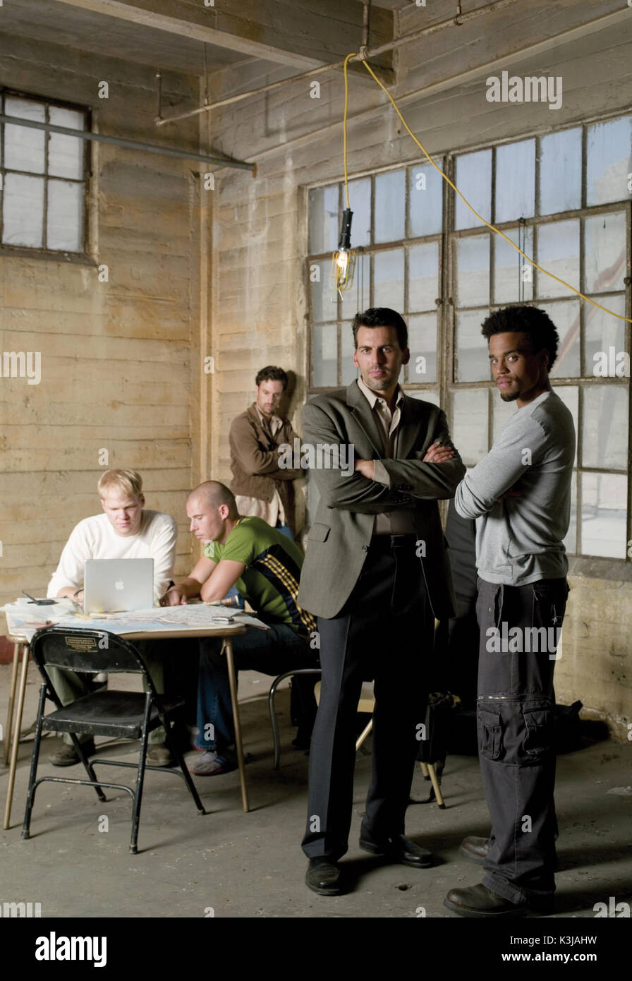 SLEEPER CELL BLAKE SHIELDS, ALEX NESIC, OMID ABTAHI, Oded Fehr, MICHAEL EALY SLEEPER CELL Date : 2005 Banque D'Images