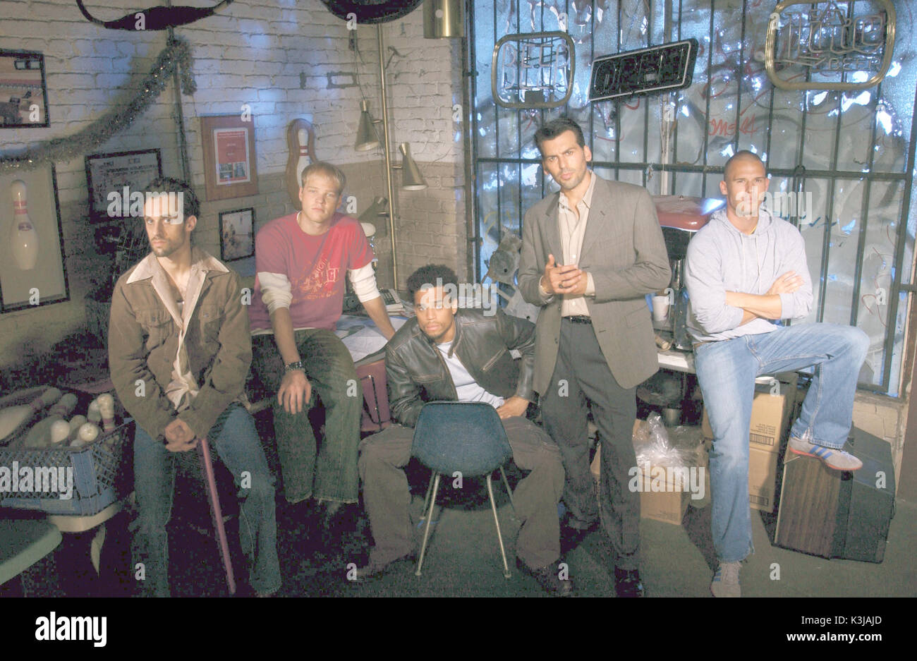 SLEEPER CELL OMID ABTAHI, BLAKE SHIELDS, MICHAEL EALY, Oded Fehr, ALEX NESIC SLEEPER CELL Date : 2005 Banque D'Images