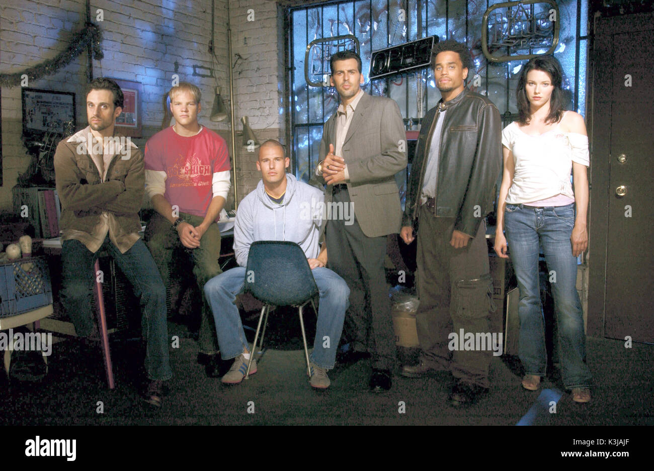 SLEEPER CELL OMID ABTAHI, BLAKE SHIELDS, ALEX NESIC, Oded Fehr, MICHAEL EALY, MELISSA SAGEMILLER SLEEPER CELL Date : 2005 Banque D'Images