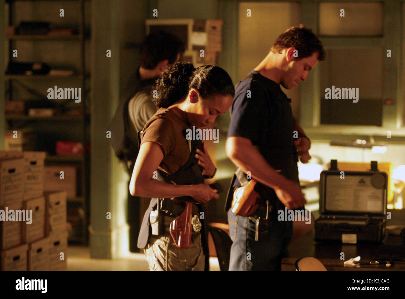 Le fil [Série TV US 2002 - ]# 3 Série/épisode# 1/Heure après heure Tx : 19 septembre 2004 SONJA SOHN comme Det. Shakima 'Kima' Greggs DOMINIC WEST comme Det. James "Jimmy" McNulty LE FIL Banque D'Images