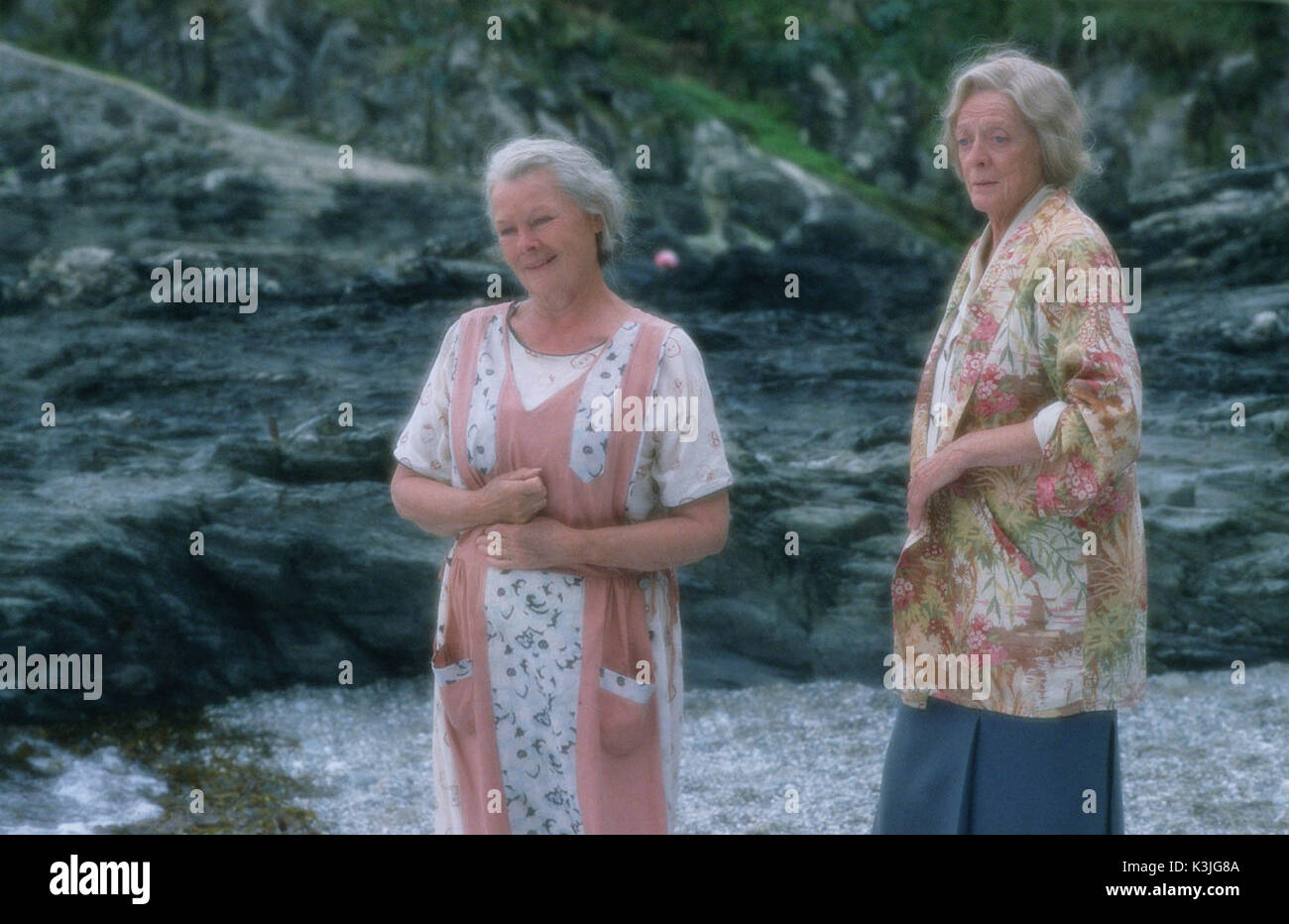 Mesdames EN LAVANDE Judi Dench, Maggie Smith MESDAMES EN LAVANDE Date : 2004 Banque D'Images