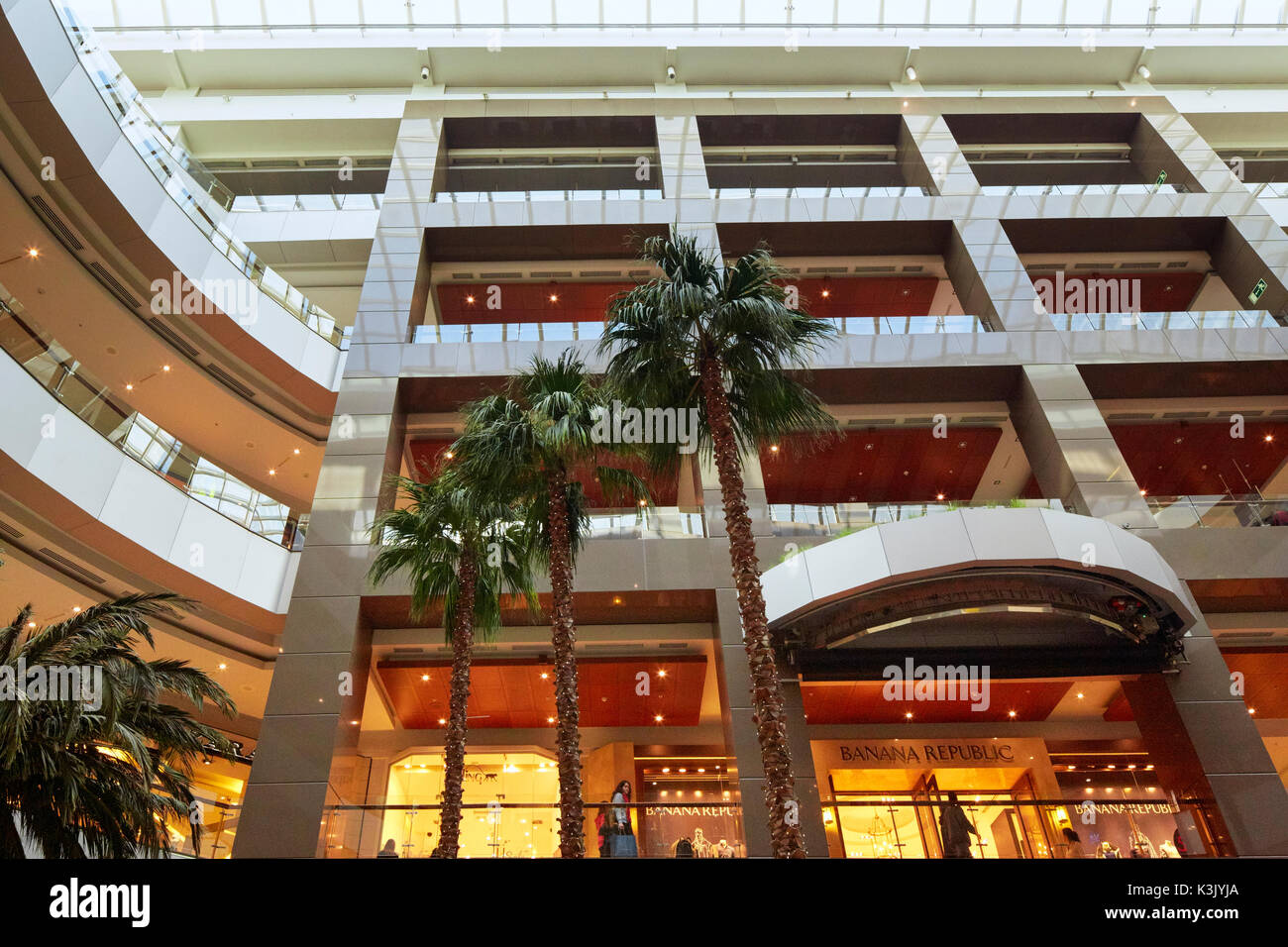 Shopping Mall à l'intérieur de la Costanera Center, à Santiago, Chili, Amérique du Sud Banque D'Images