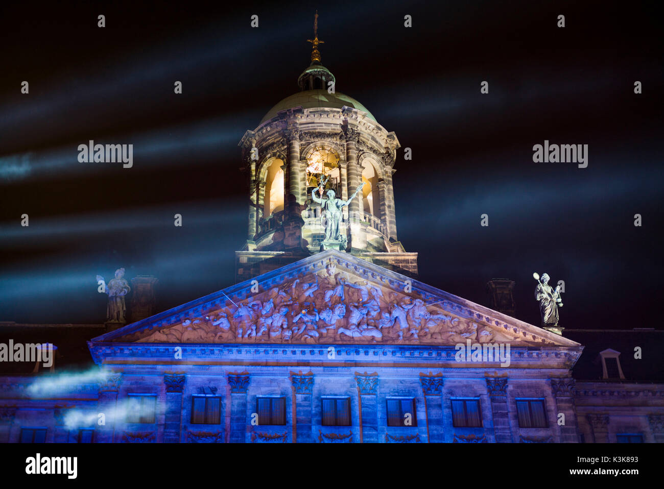 Pays-bas, Amsterdam, de la place Dam, le Palais Royal, le soir Banque D'Images