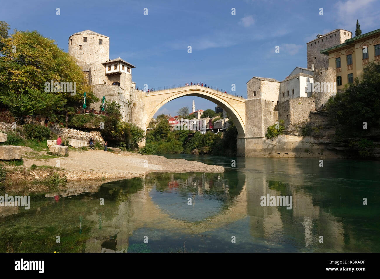 La Bosnie-Herzégovine, Mostar, inscrite au Patrimoine Mondial de l'UNESCO, du Fleuve Neretva, Vieux pont (Stari Most) Banque D'Images