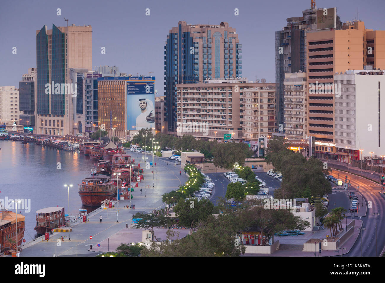 Émirats Arabes Unis, Dubai, Deira, elevated view de la Crique de Dubaï, Dawn Banque D'Images