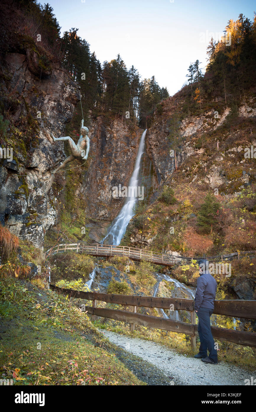 Une belle vue sur la cascade de Val Gardena, près de S. Christina, la province de Bolzano, le Tyrol du Sud, Trentin-Haut-Adige, Italie, Europe Banque D'Images