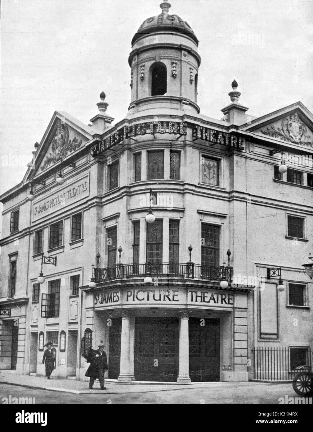 Photo ST JAMES THEATRE, éventuellement sous-titrés comme Victoria, Londres SW mais peut-être sur St James Street, Walthamstow, London, où il y avait une photo de St James Theatre Banque D'Images
