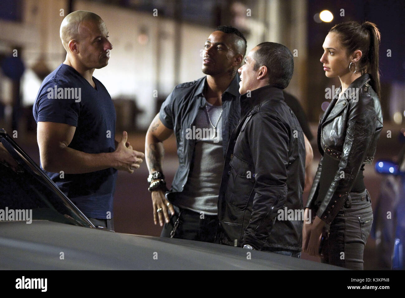 FAST & FURIOUS AKA FAST & FURIOUS 4 VIN DIESEL, LAZ ALONSO, JOHN ORTIZ, GAL GADOT date : 2009 Banque D'Images