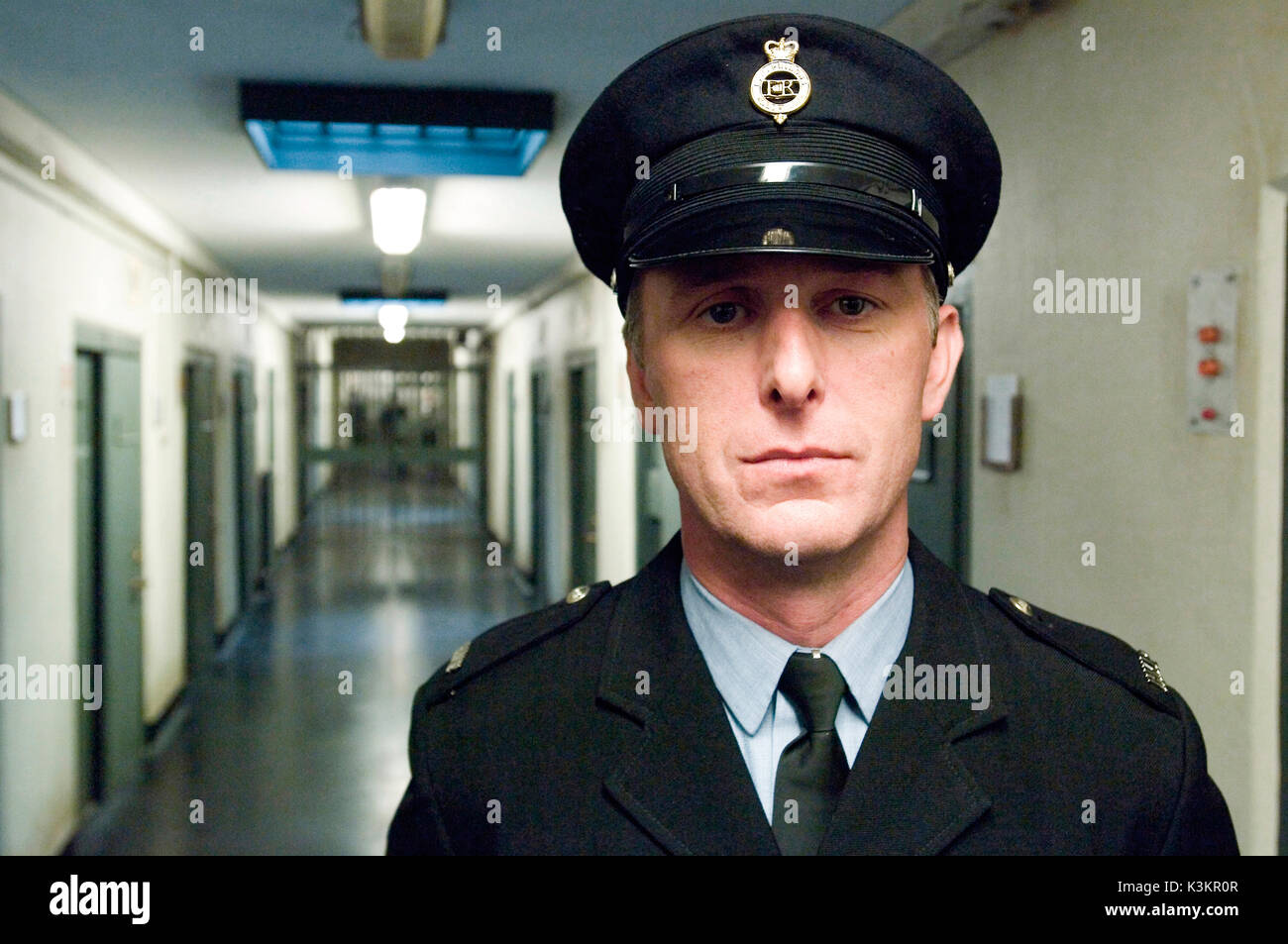 La faim [BR / IRE 2008] 'Raymond Lohan' joué par Stuart Graham, agent pénitentiaire en H-Block corridor, Prison Maze Date : 2008 Banque D'Images