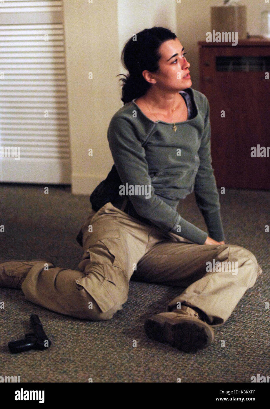 NAVY NCIS : SERVICE D'ENQUÊTE CRIMINELLE NAVAL aka NCIS Series,4 / Episode,1 / SHALOM COTE DE PABLO dans le rôle de Ziva David date : 2003 Banque D'Images