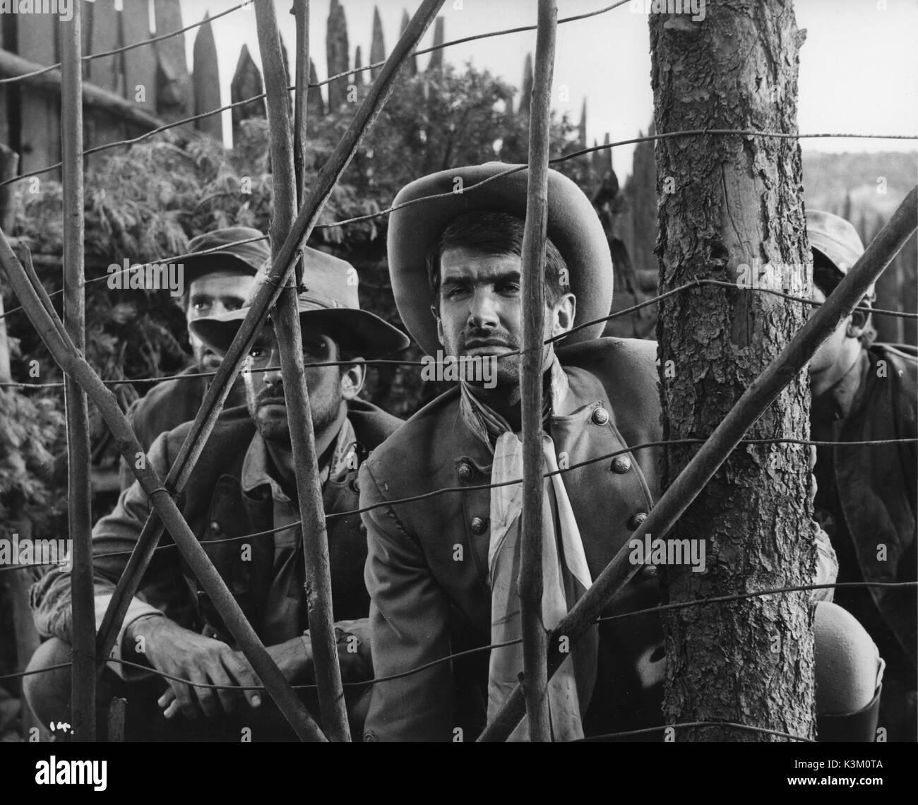 Un temps pour tuer les SALLESOFFICIAL SITESDIVERSPHOTOSSOUND aka Harry Dean Stanton, Todd Armstrong, George HAMILTON Date : 1967 Banque D'Images