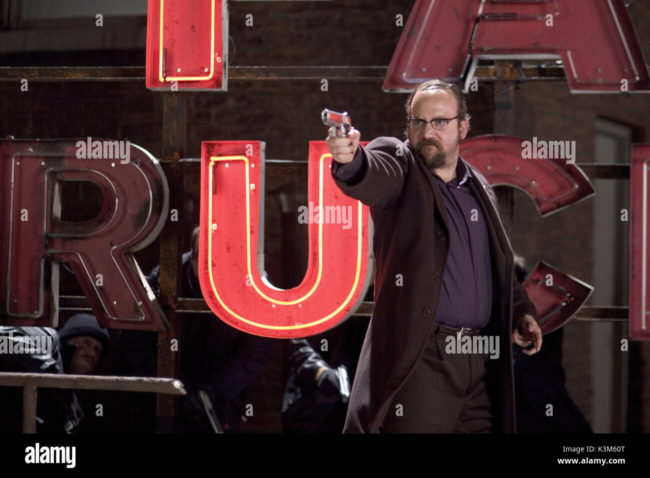 SHOOT 'em up [US] 2007 PAUL GIAMATTI shoot 'em up Date : 2007 Banque D'Images