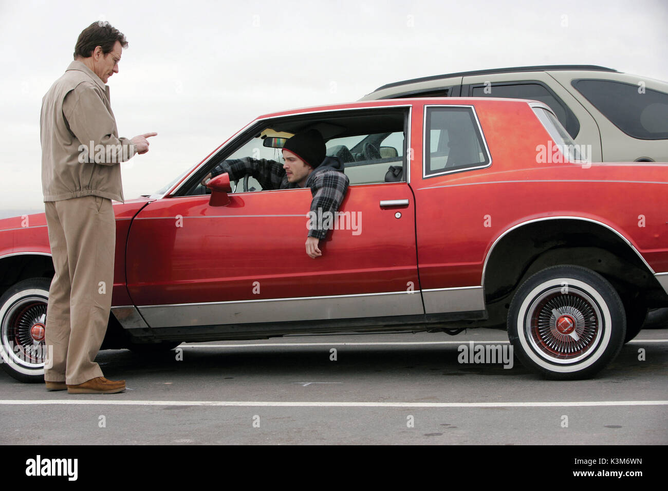 BREAKING BAD SÉRIE TV US [2008 - ],Série 1 / épisode,1 / 'Pilote' BRYAN CRANSTON que Walter H. White, AARON PAUL comme Jesse Pinkman BREAKING BAD Date : 2008 Banque D'Images