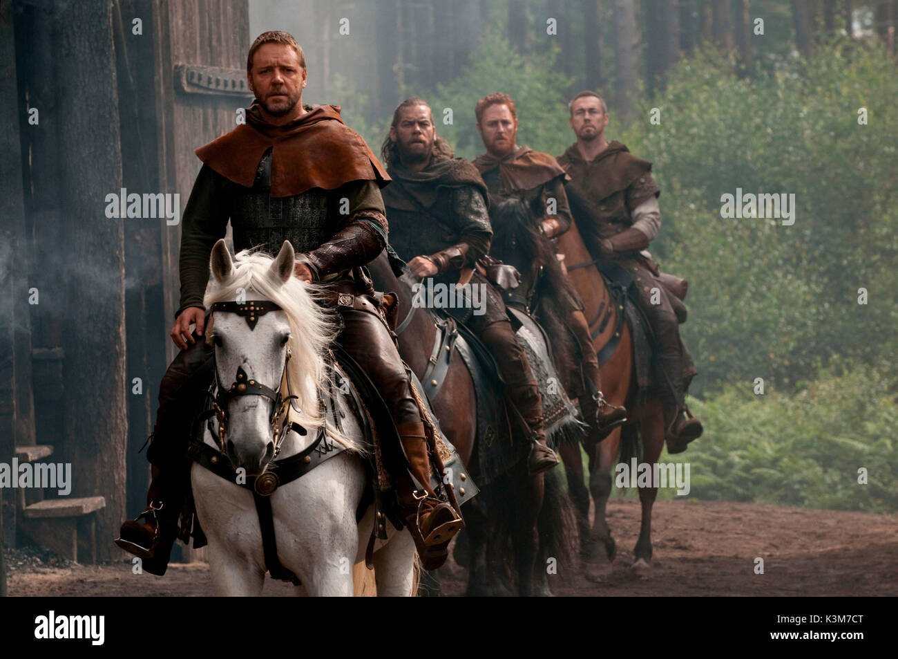 ROBIN HOOD RUSSELL CROW, Alan Doyle qu'Allan Scott GRIMES UN Dayle comme Will Scarlet, Kevin Durand comme Little John Date : 2010 Banque D'Images