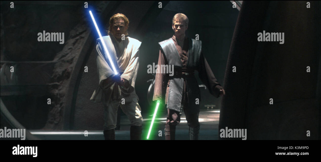 STAR WARS : Episode II - l'ATTAQUE DES CLONES EWAN MCGREGOR, Hayden Christensen Star Wars : Episode II - l'ATTAQUE DES CLONES EWAN MCGREGOR, Hayden Christensen Date : 2002 Banque D'Images
