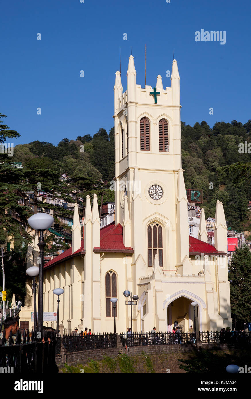 Christ Church à Shimla la Route des Crêtes, offrant une vue magnifique sur les sommets de la terre. Shimla, Himachal Pradesh, Inde Banque D'Images