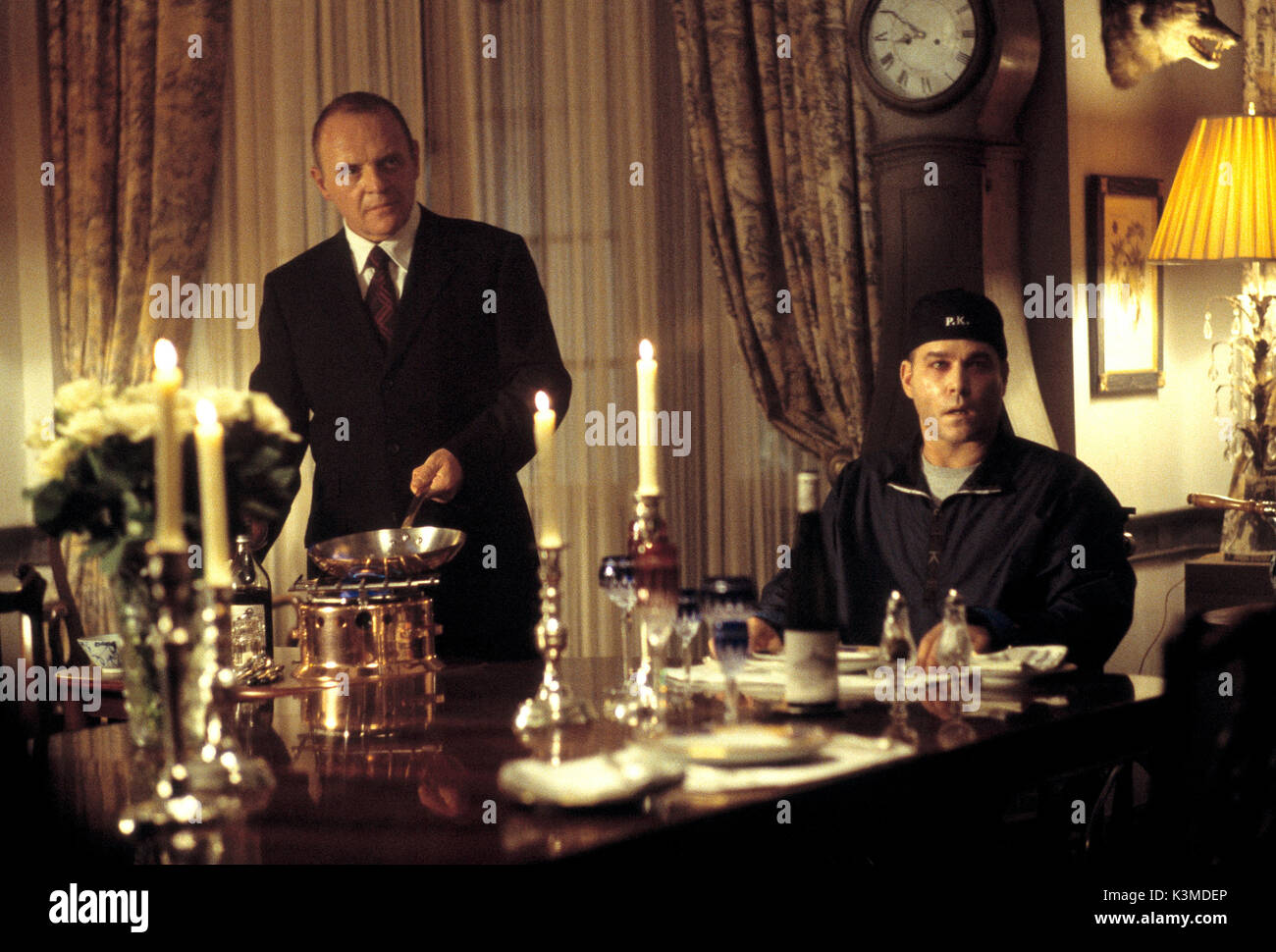 HANNIBAL [2001] NOUS ANTHONY HOPKINS comme le Dr Hannibal Lecter, Ray Liotta Date : 2001 Banque D'Images