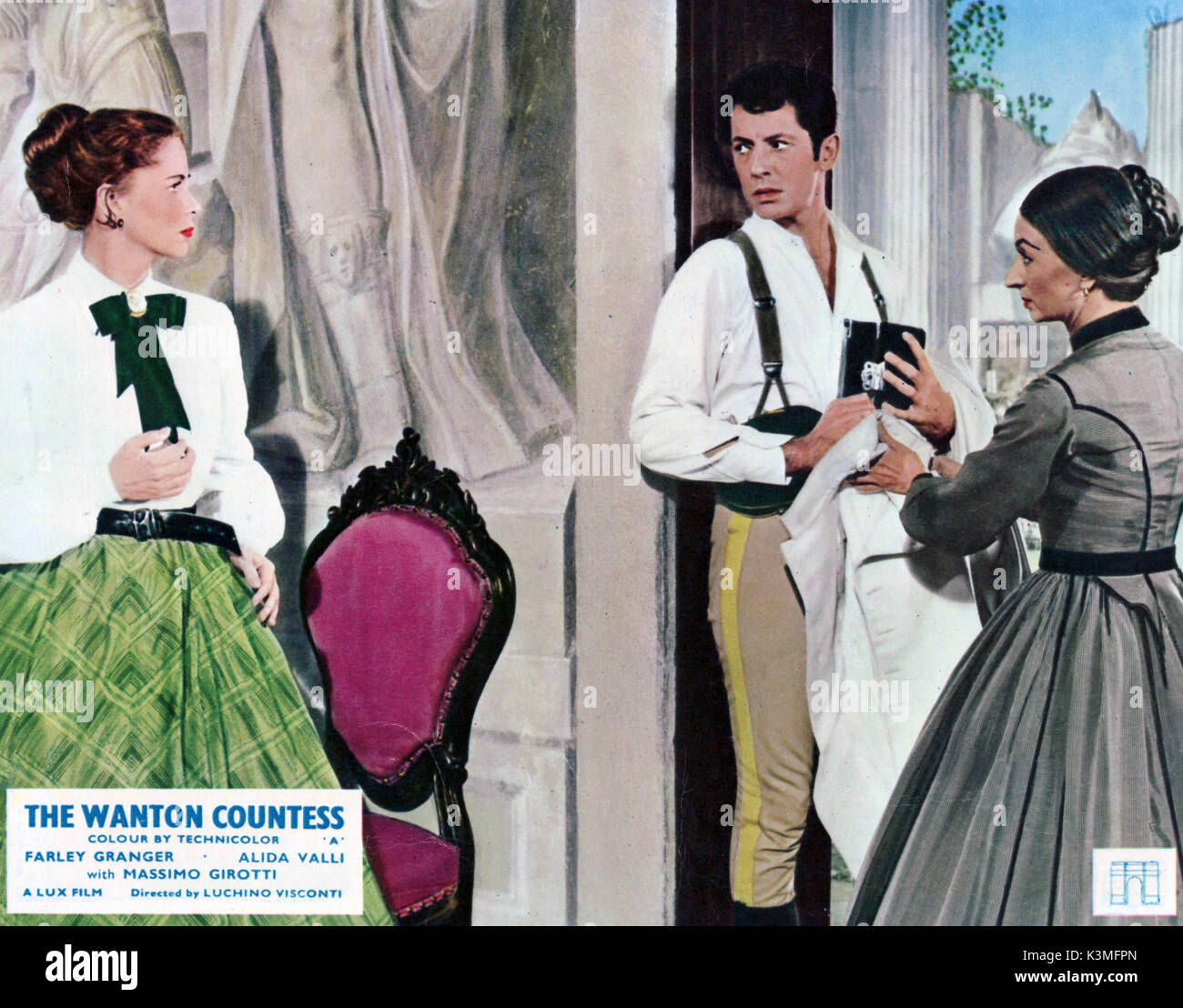 [1954] IL SENSO aka la comtesse aveugle Farley Granger [Center] Date : 1954 Banque D'Images