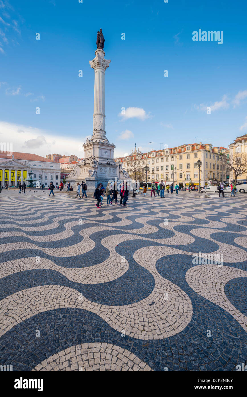 Lisbonne, Portugal. Le balancement iconique des carreaux de la Place Rossio Banque D'Images