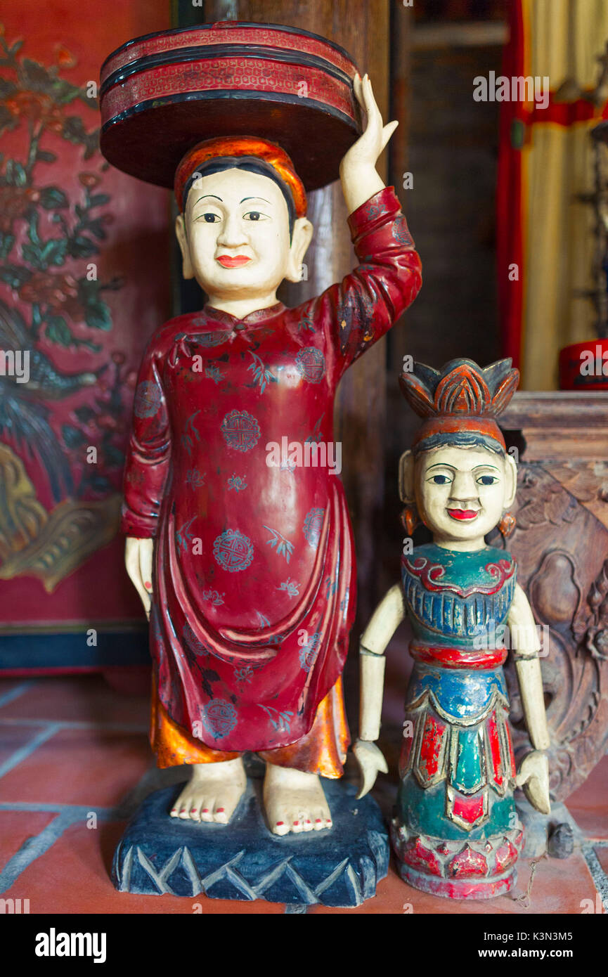 Les Vietnamiens comme des statues. Banque D'Images