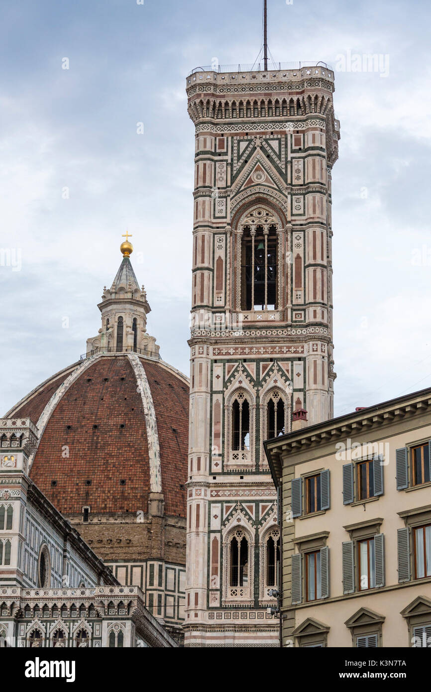 Le clocher de Giotto et la coupole de Brunelleschi de la cathédrale Santa Maria del Fiore, Florence, Toscane, Italie. Banque D'Images