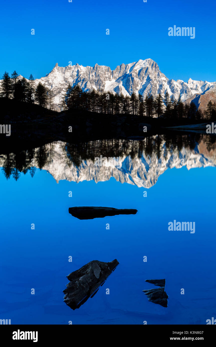 Gran Jorasses de Arpy lake, Mont Blanc, Courmayeur, Italie, Europe Banque D'Images