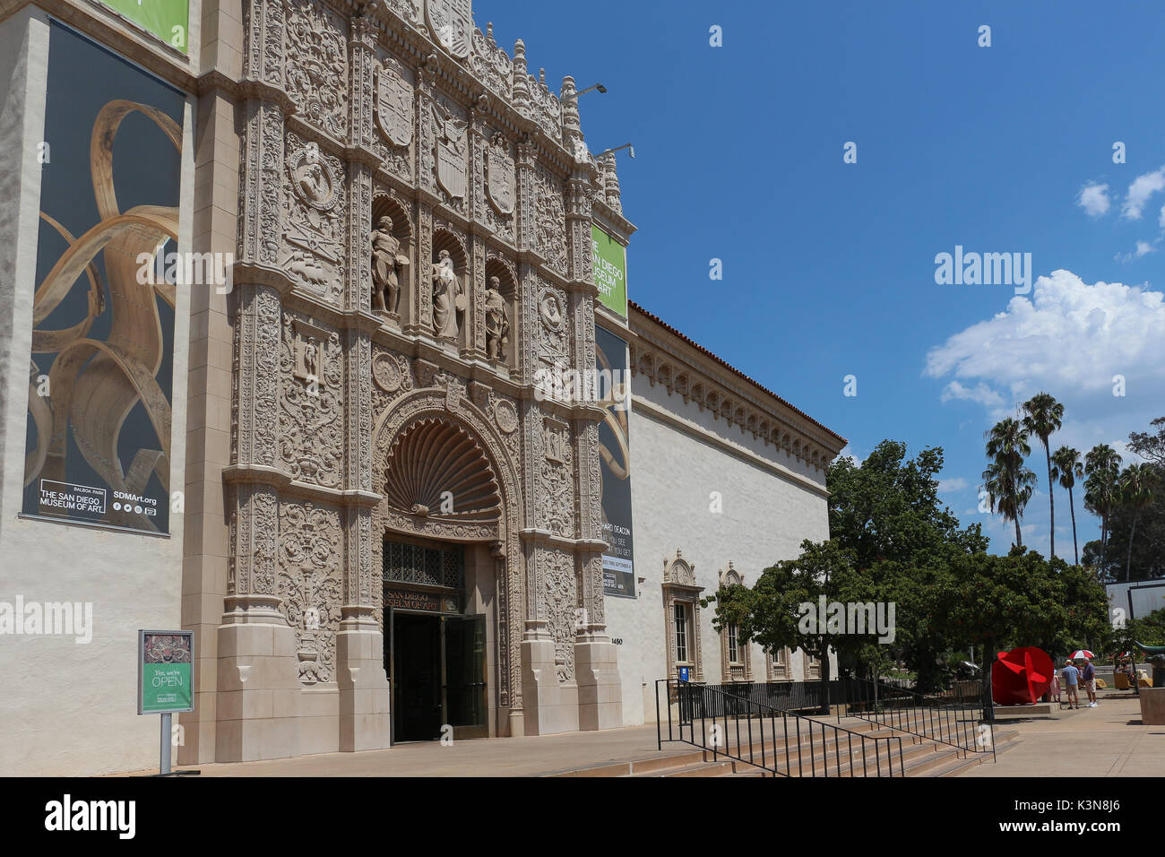Sa façade est décorée de la de la San Diego Museum of Art à San Diego, Californie, a été conçu dans un style architectural. Spanish-Renaissance Banque D'Images