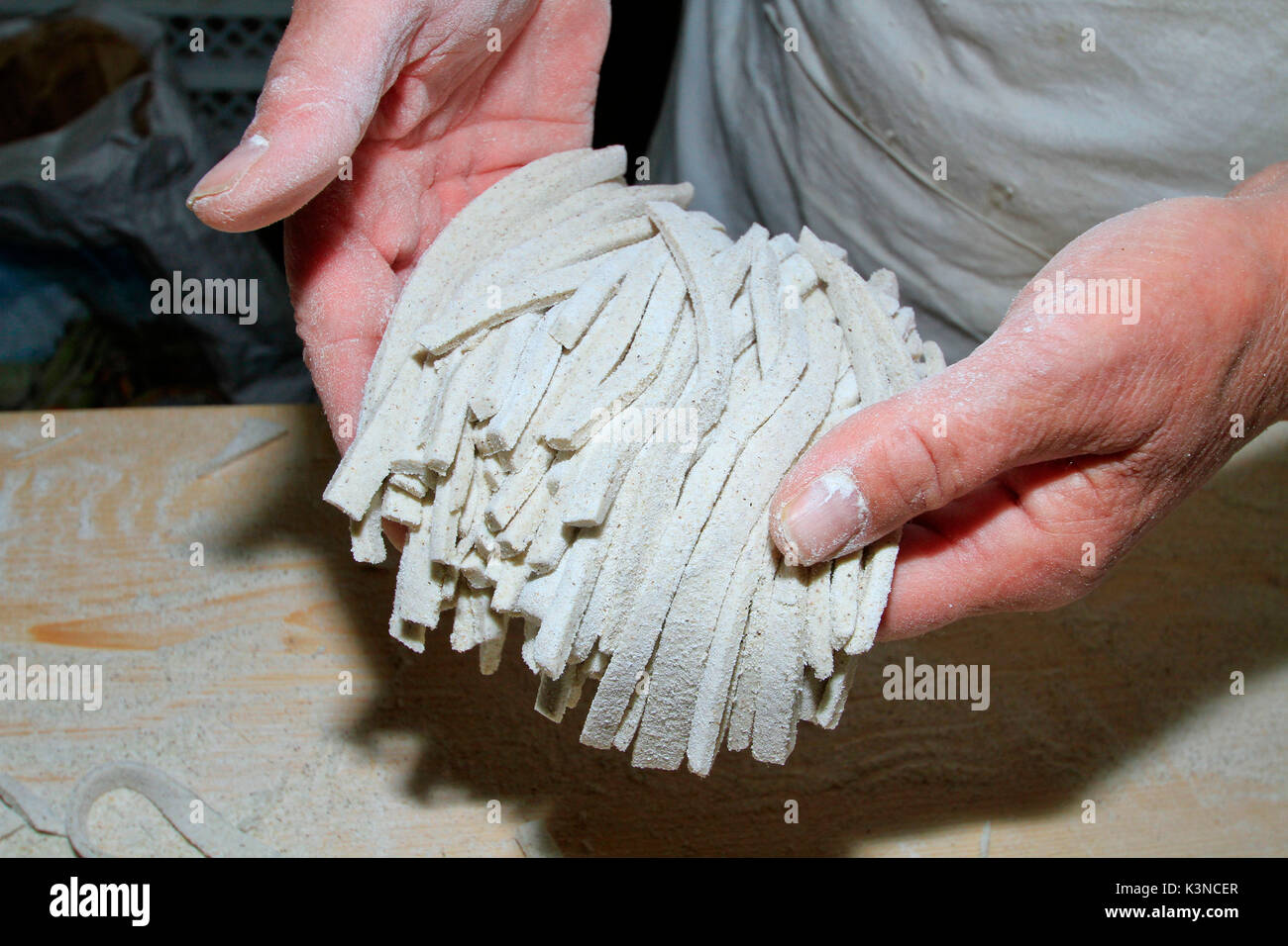 Pizzoccheri : nourriture typique de la Valteline - Lombardie - Italie Banque D'Images