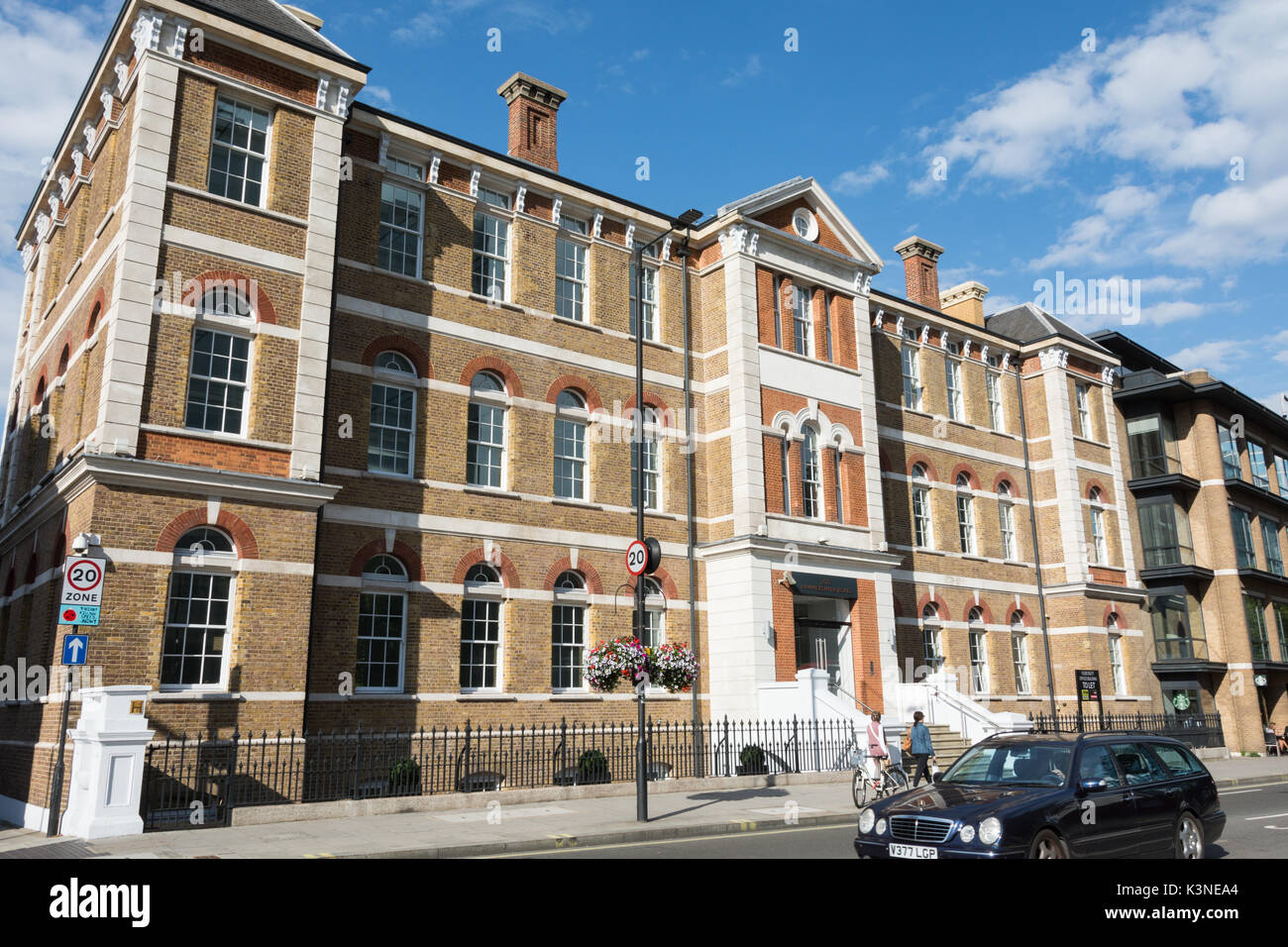 L'extérieur de l'ancien hôpital de l'ouest de Londres, maintenant Sony Ericsson House, Hammersmith, London, UK Banque D'Images