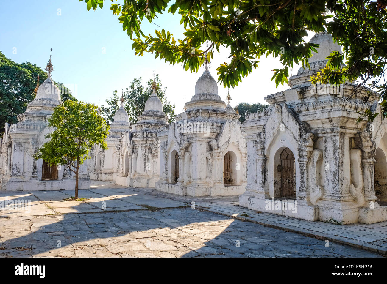 La Pagode Kuthodaw, la plus grande réserve Banque D'Images