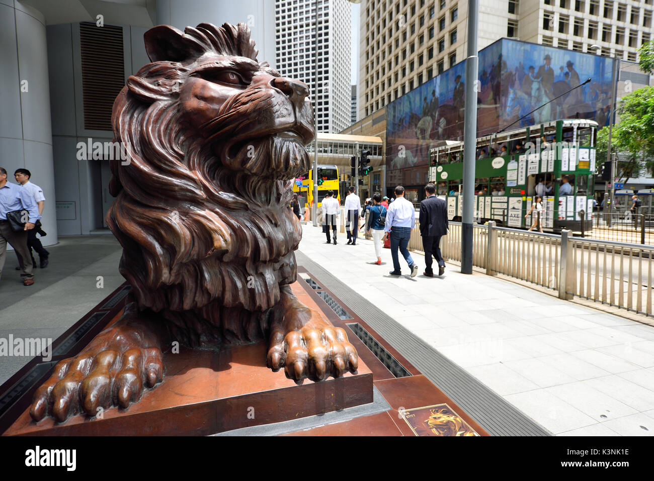 Hong Kong, Chine - jun 9,2016:Droit des statues de lion hsbc bâtiment principal. Banque D'Images