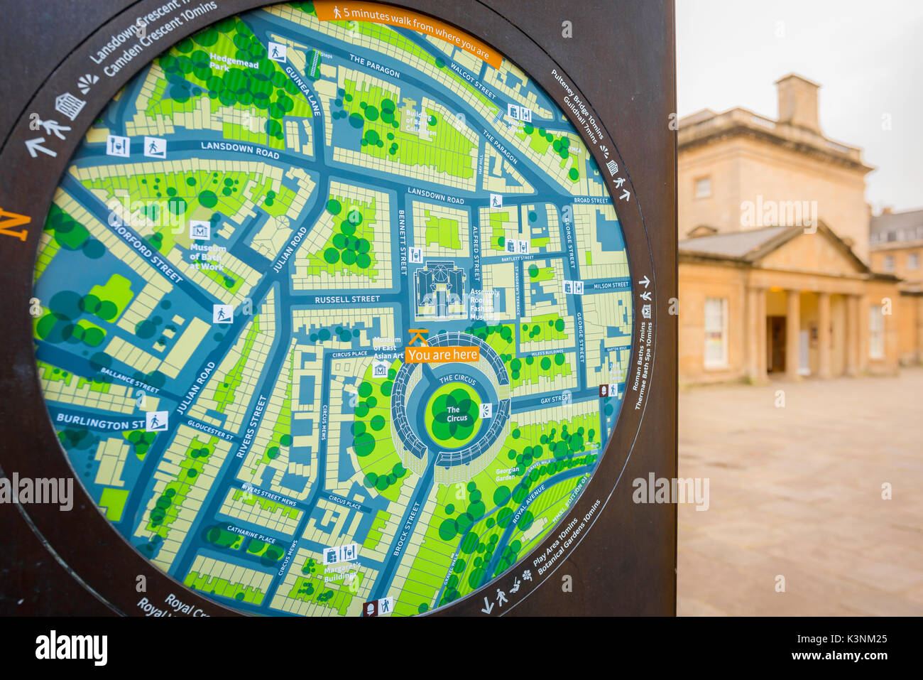 Bath UK City, vue sur une grande carte municipale située près des salles d'assemblage de Bath montrant le centre de la ville, Royaume-Uni. Banque D'Images