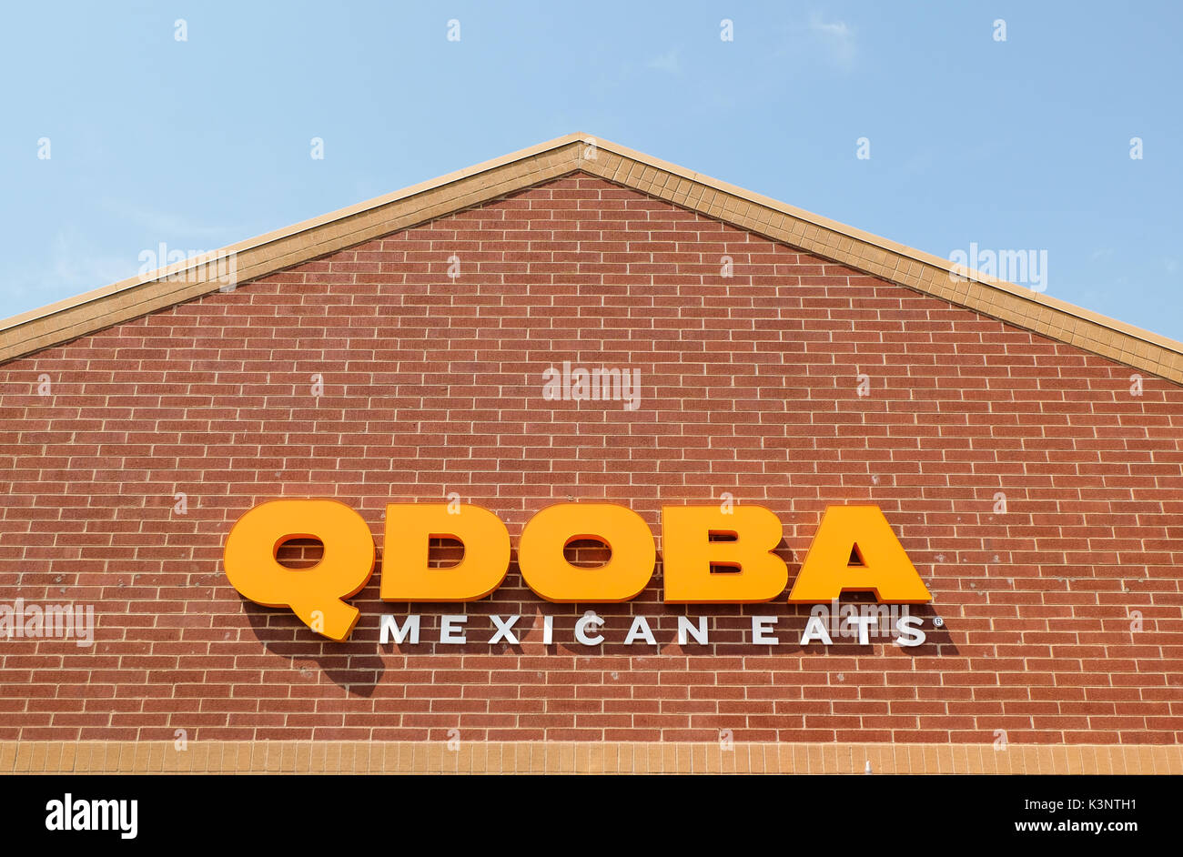 Denver, CO, USA - Août 2017 Qdoba Mexican Grill extérieur et le logo Banque D'Images