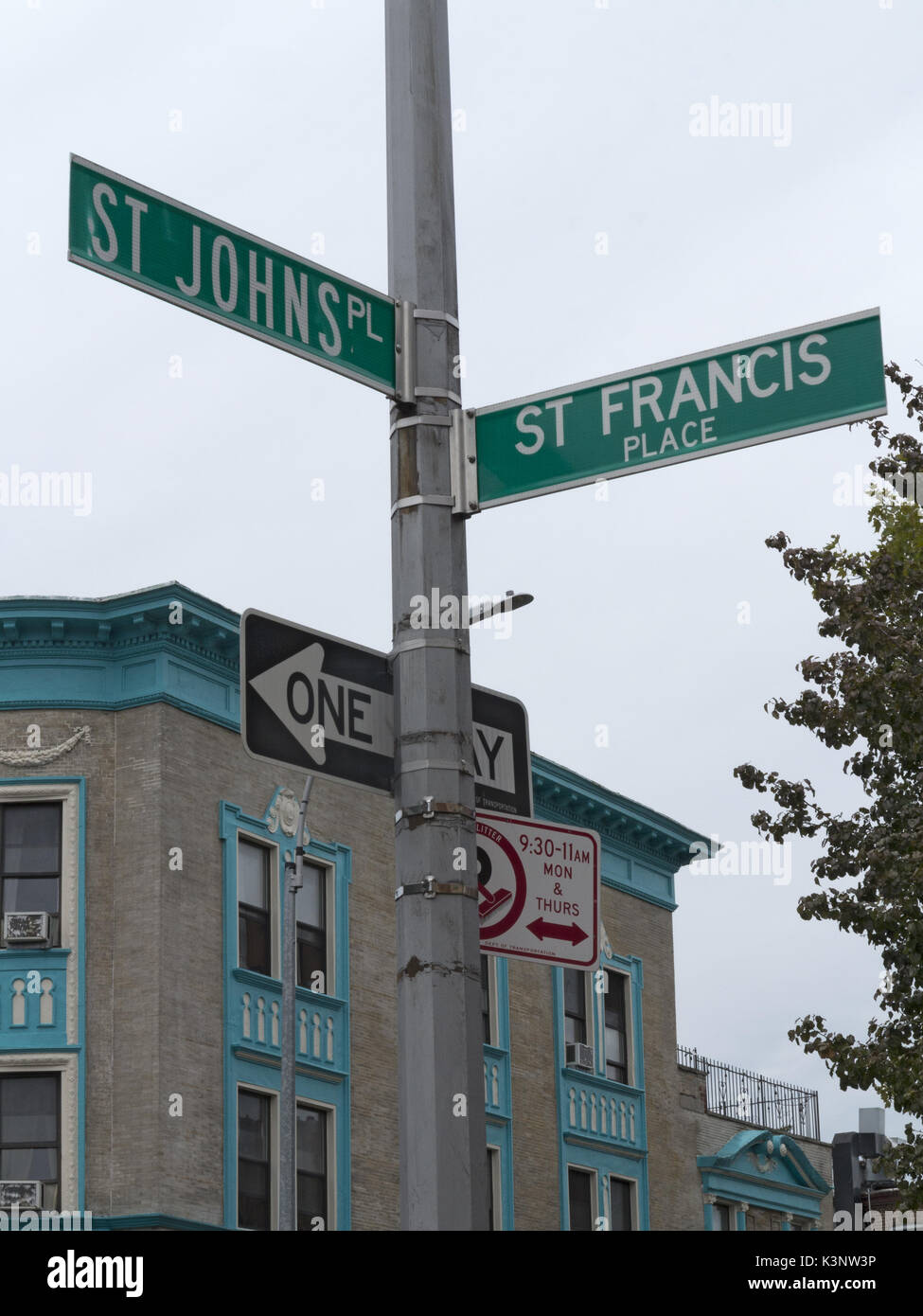Brooklyn, États-Unis. 2 septembre 2017. Rues nommées d'après des saints dans la section Crown Heights de Brooklyn, NY, USA. Banque D'Images