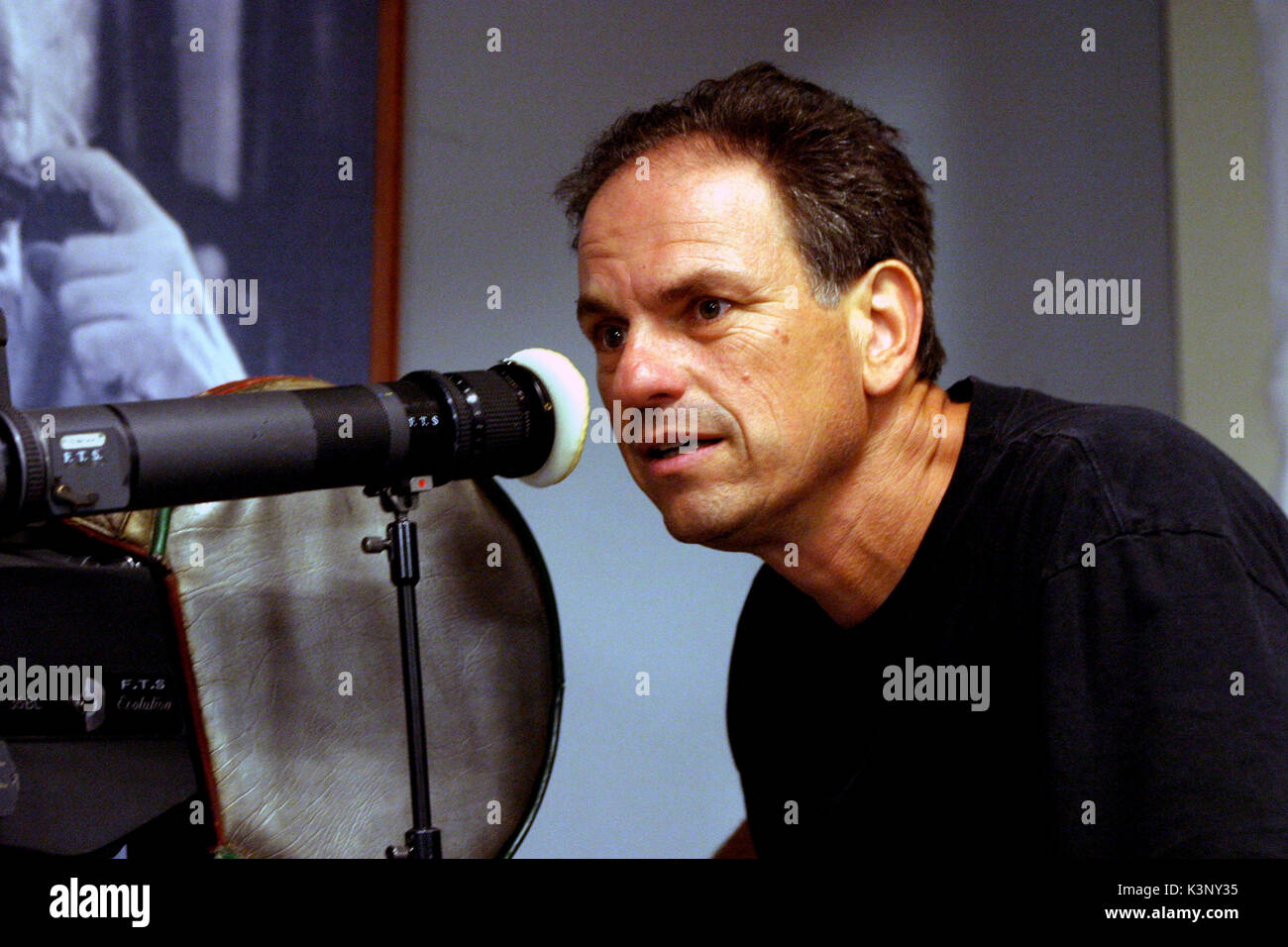 Tournez À GAUCHE AU BOUT DU MONDE [FR] Israël / 2004 aka AU BOUT DU MONDE UNE GAUCHE aka Ha'OLAM SMOLA SOF [titre original] Administrateur AVI NESHER Date : 2004 Banque D'Images